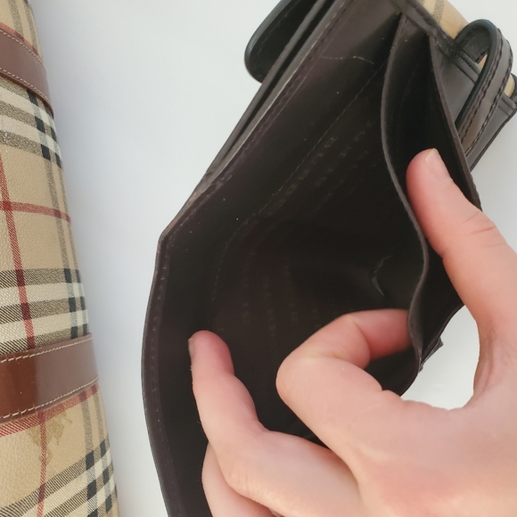 Burberry wallet - Picture 14 of 16